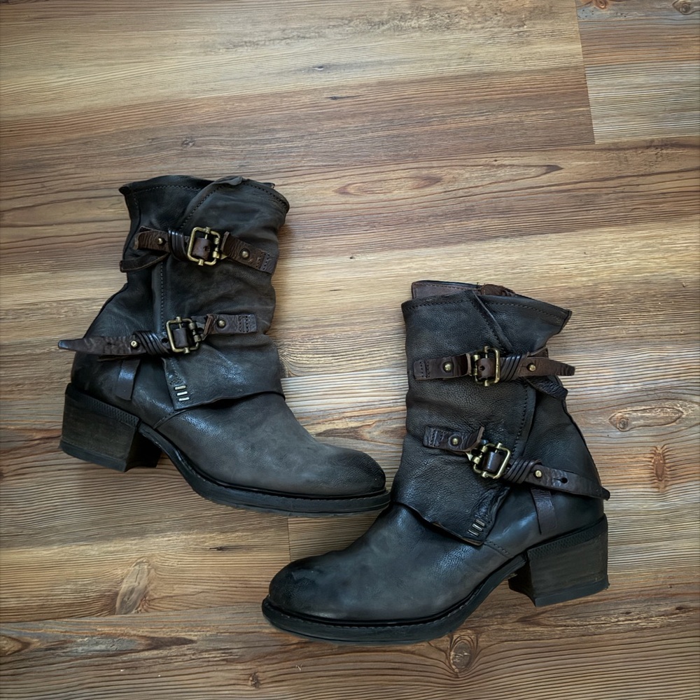 Stylish Women's Leather Ankle Boots - Brown